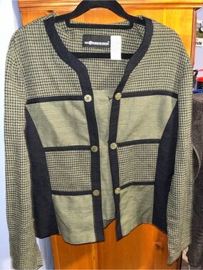 Sag Harbor Olive and Black Knit Patchwork Blouse